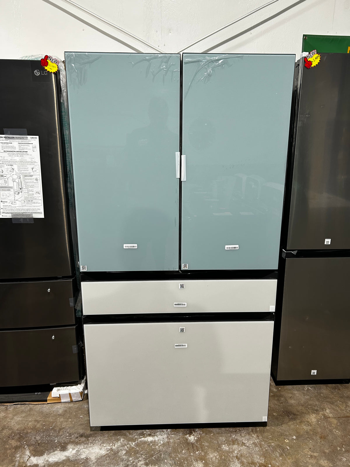 Samsung - Bespoke 29 cu. ft 4-Door French Door Refrigerator with Beverage Center - Morning Blue Glass