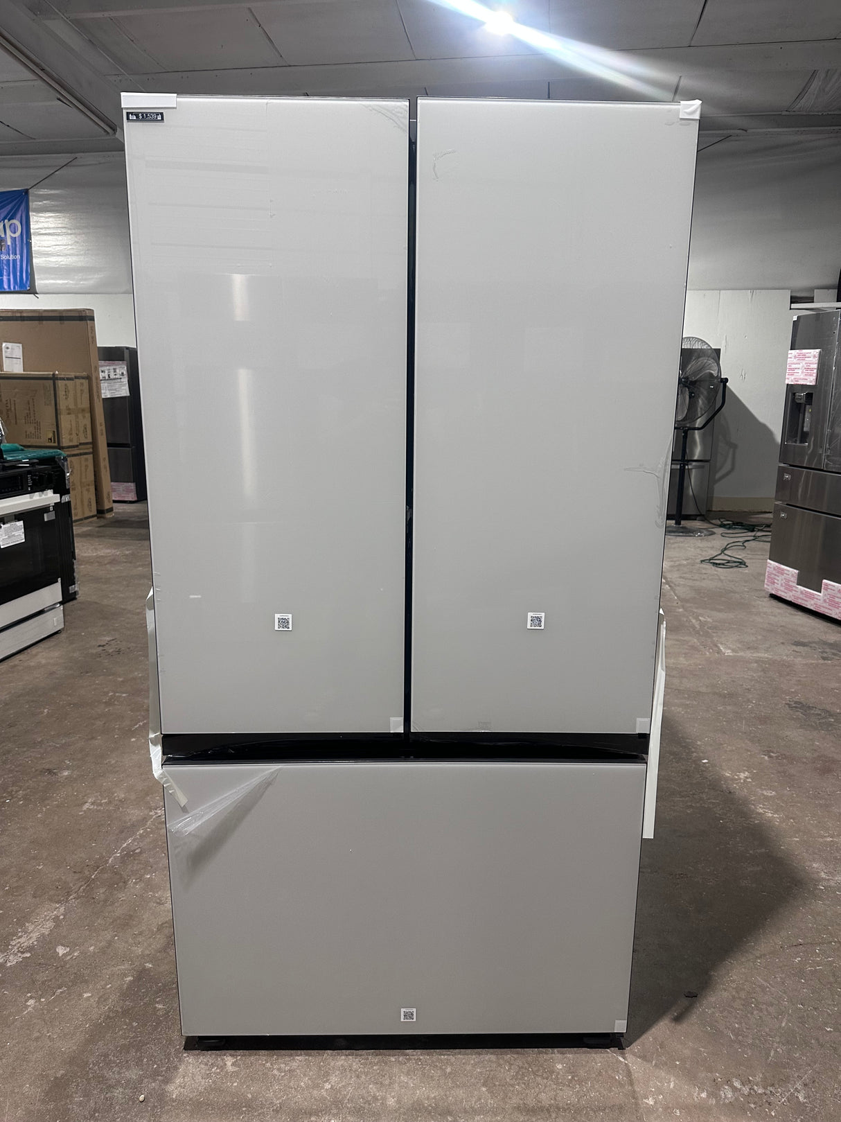 Scratch and Dent-Bespoke 3-Door French Door Refrigerator (30 cu. ft.) with Beverage Center™ in White Glass