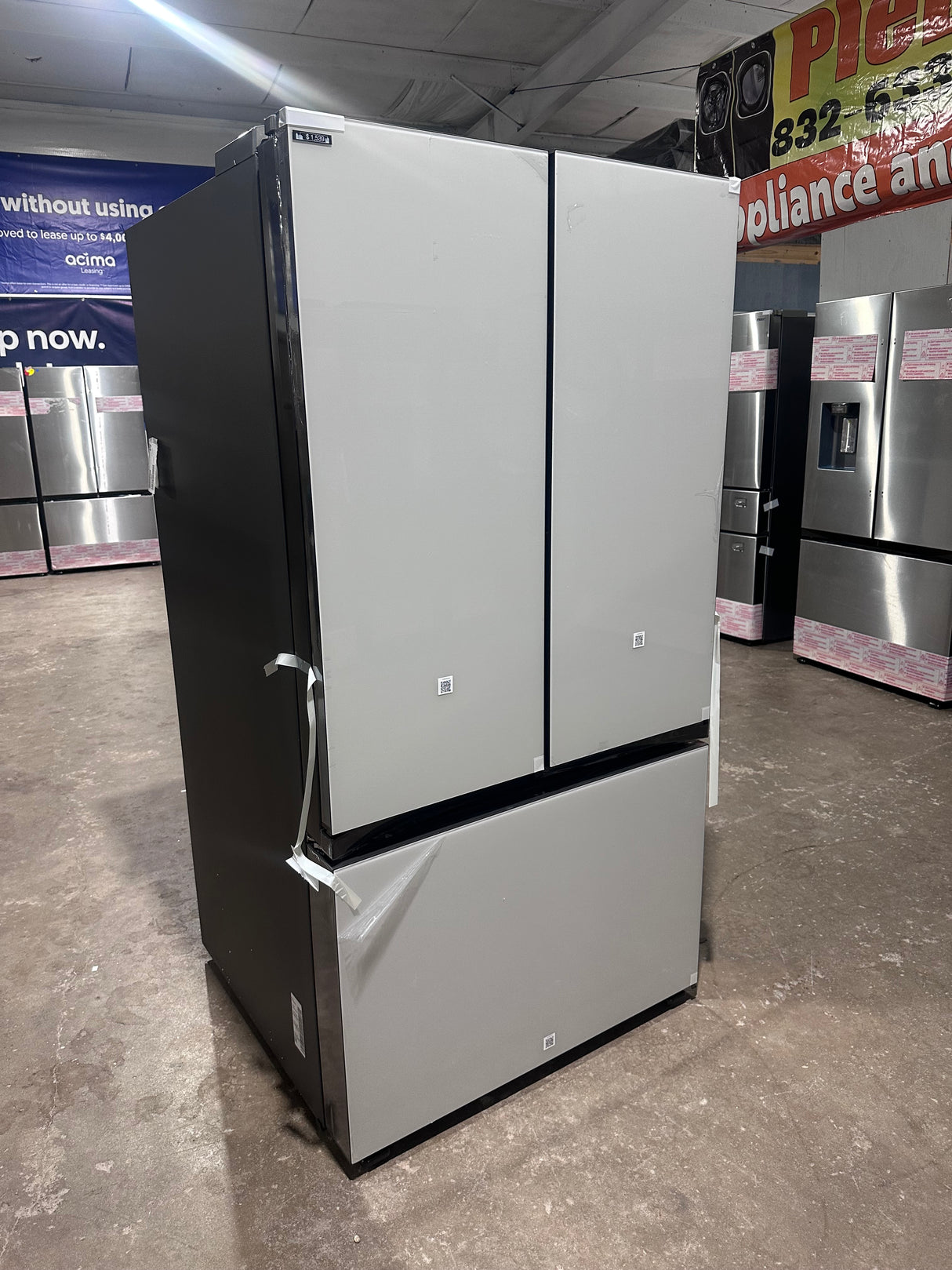 Scratch and Dent-Bespoke 3-Door French Door Refrigerator (30 cu. ft.) with Beverage Center™ in White Glass
