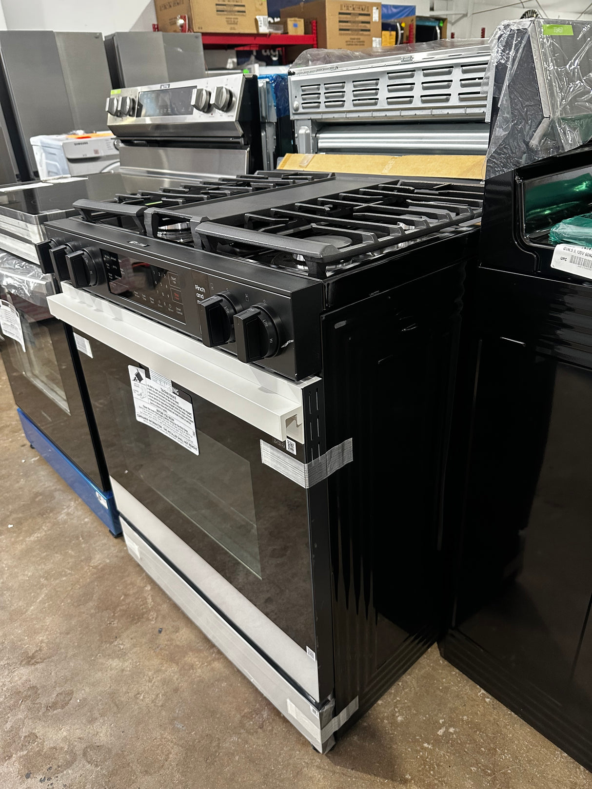 Scrastch and Dent-Bespoke 30 in. 6.0 cu. ft. 5 Burner Smart Slide-In Gas Range with Air Fry & Safety Knobs in White Glass